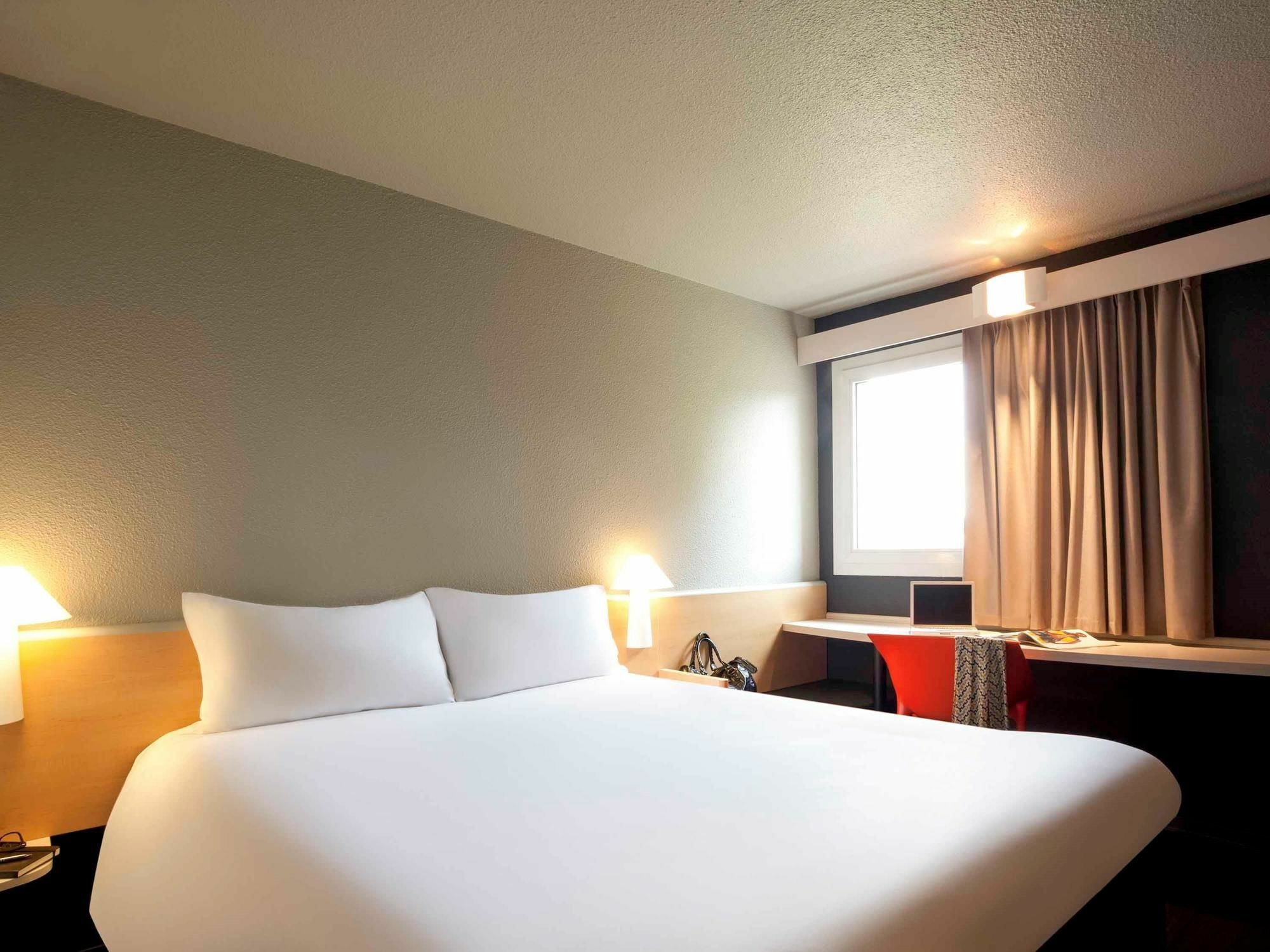 Ibis Pau Lescar Hotel Exterior photo